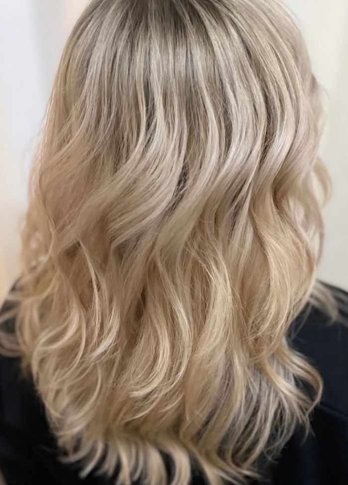 Kühle Blonde Haare