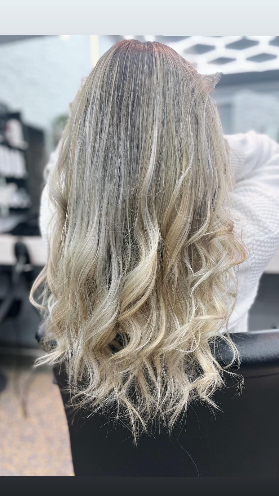 Blonde lockiges Haar | Ergebnis