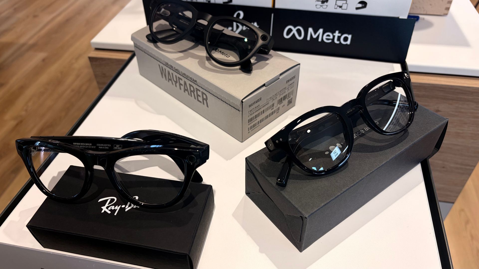 3 paires de lunettes connectées