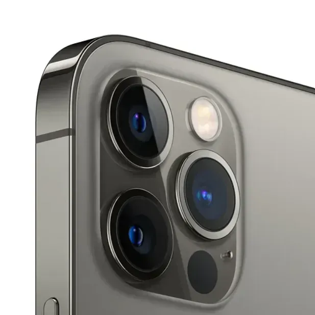 Un primer plano de la cámara en la parte posterior de un iPhone.