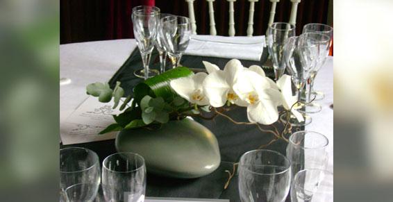 Décoration florale pour les tables des restaurants