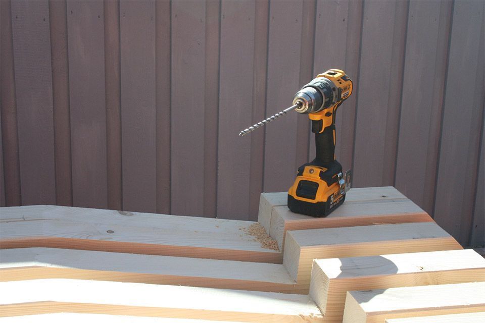 Werkzeuge und Holz von Bautechnik & Holzbau Schiffer