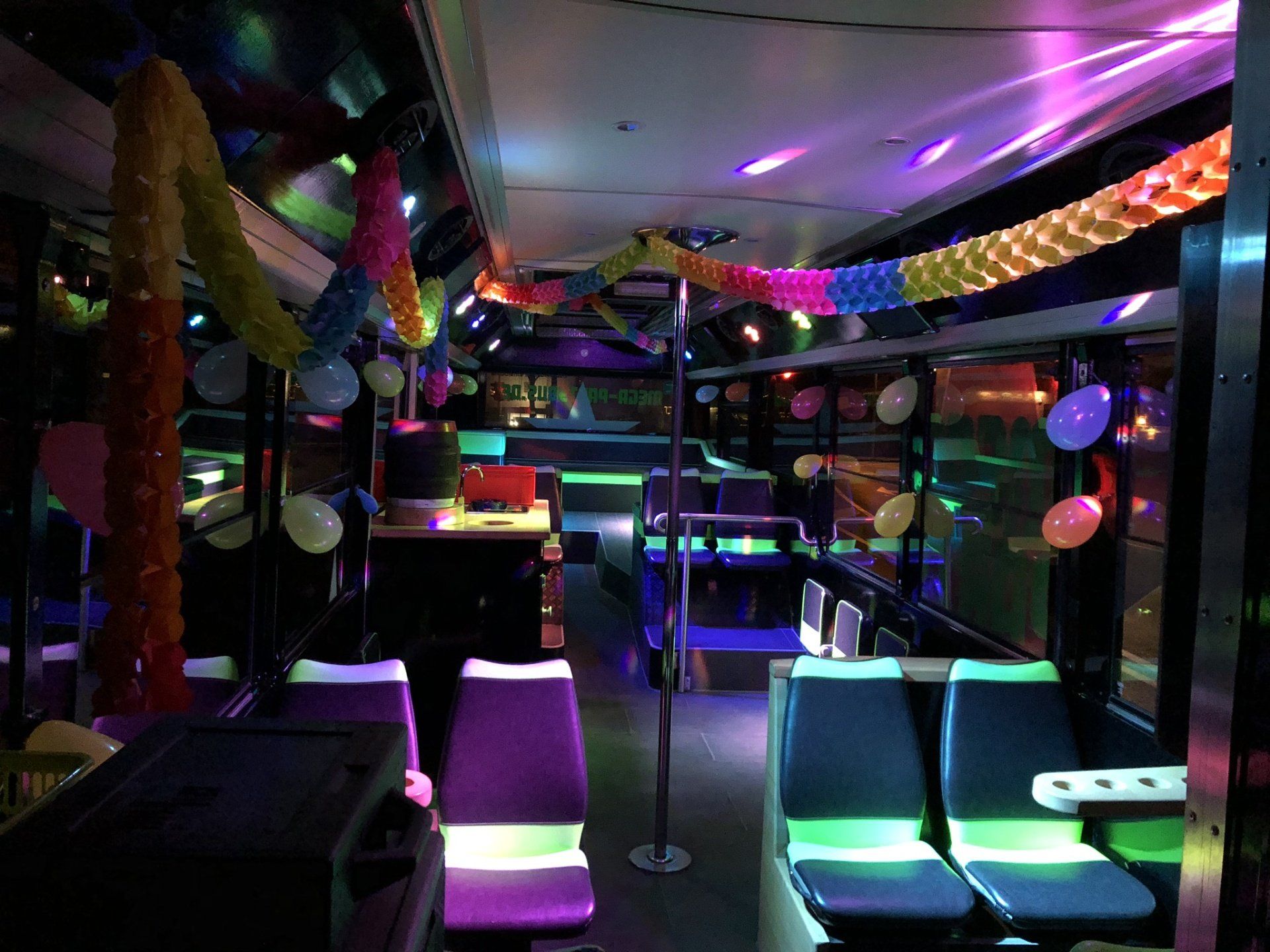 MEGA Partybus