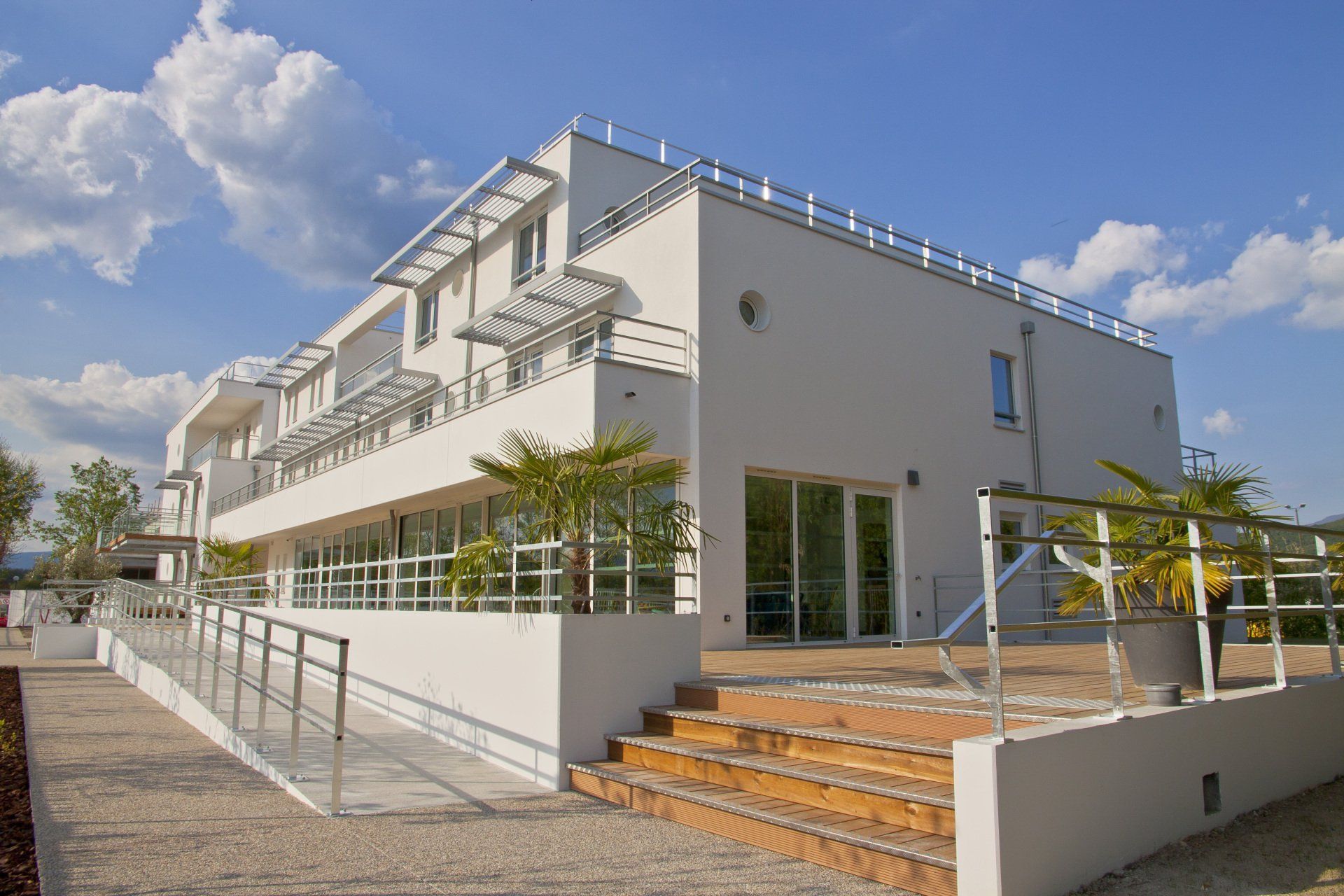 Vue de l'hôtel à Chanaz après les travaux