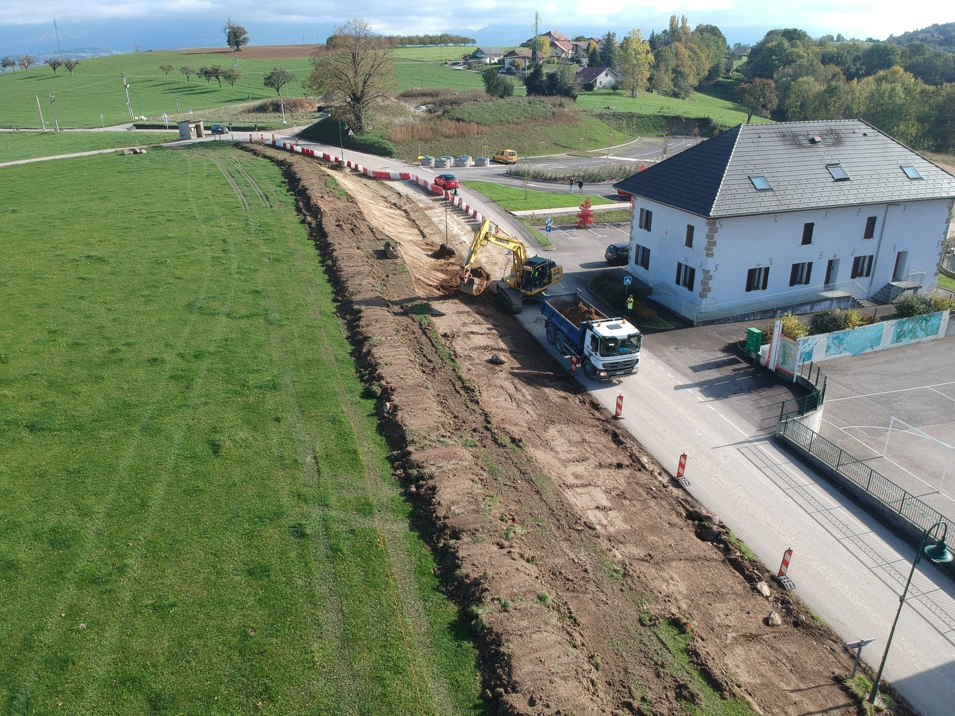Aménagement de voirie à Moye, vue de la mairie