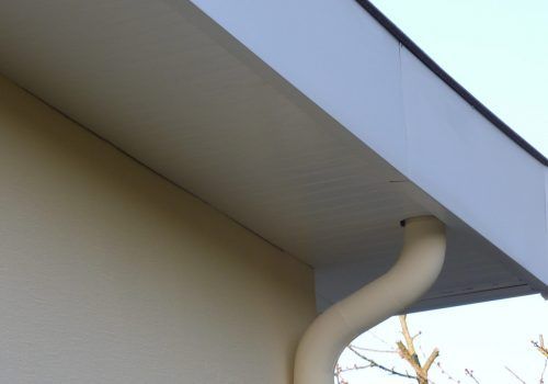 Détail d'un bandeaux de rives rénové