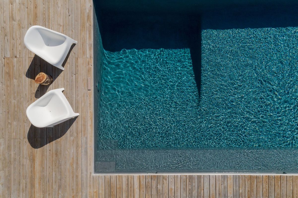 Vue aérienne d'une piscine