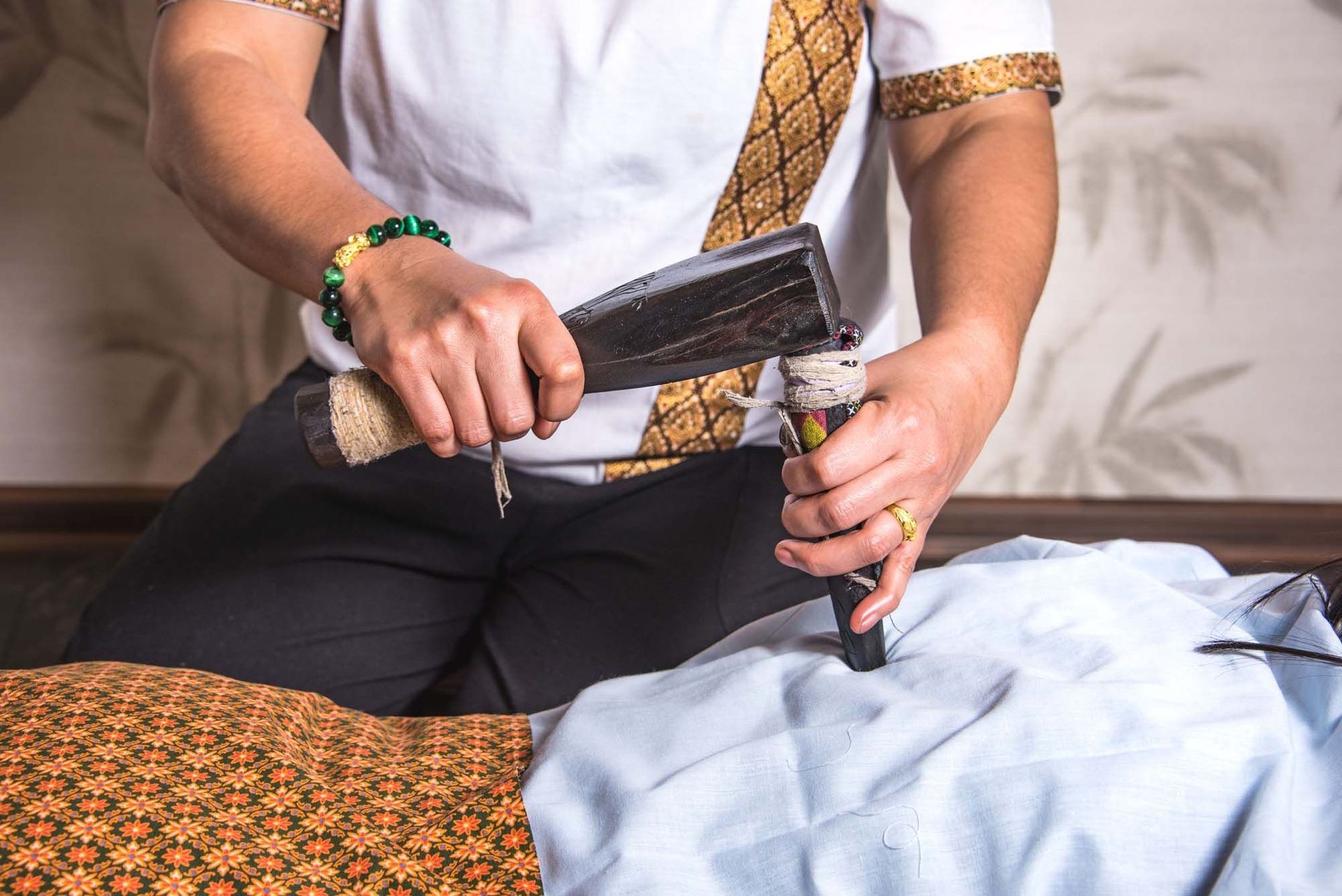 Tapping | RT Thai Massage Praxis | Traditionelle Thai-Massage, Entspannungsmasse, Gesichtsbehandlungen, Wellness | Schaffhausen