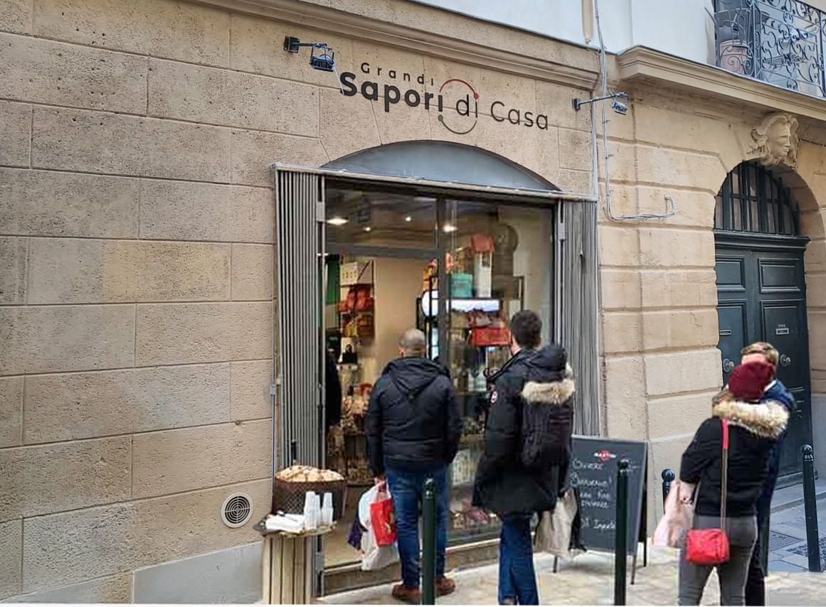 Panneau publicitaire pour la société Aramis Auto par Pano Aix