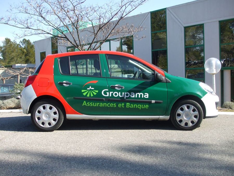 Covering sur une voiture pour la société Groupama par Pano Aix