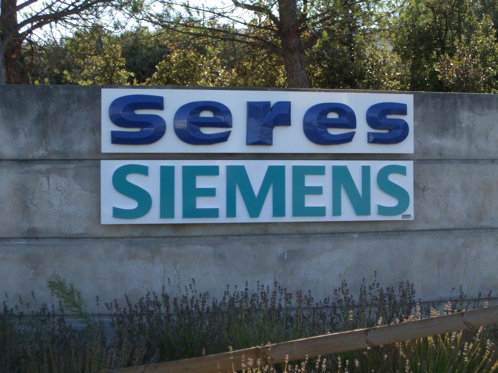 Enseigne réalisée pour la société Seres Siemens