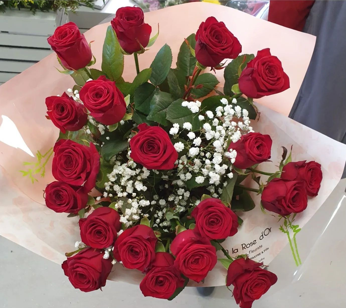 Bouquet de roses et muguets