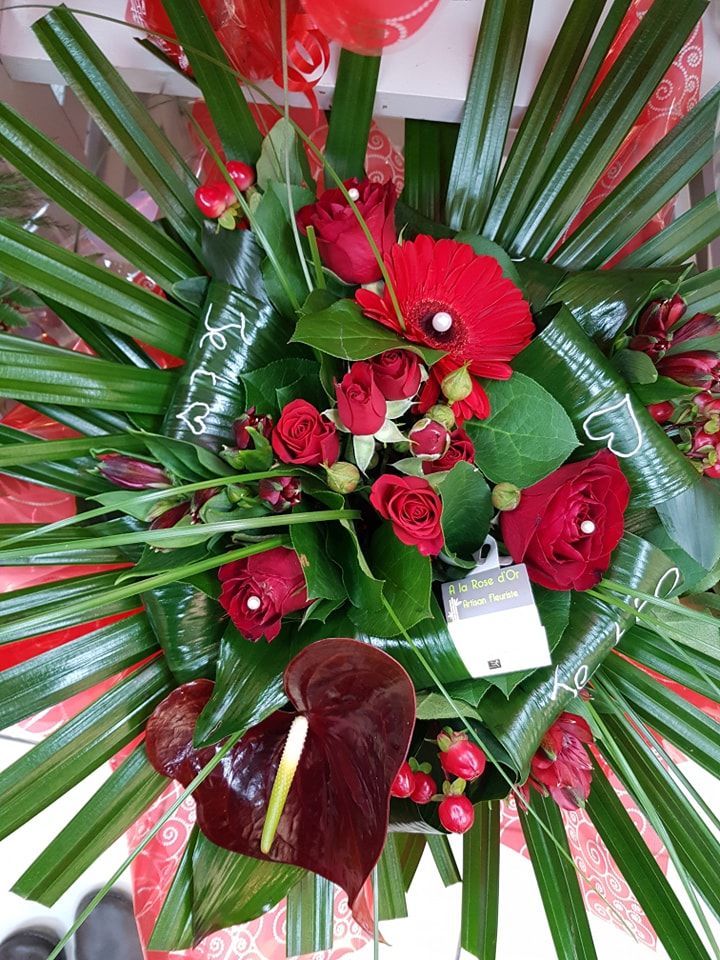 Composition florale rouge