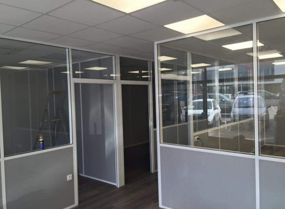Cloisons de bureaux posées