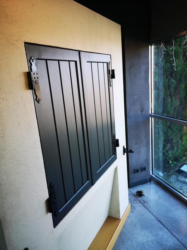 Volet battant en bois