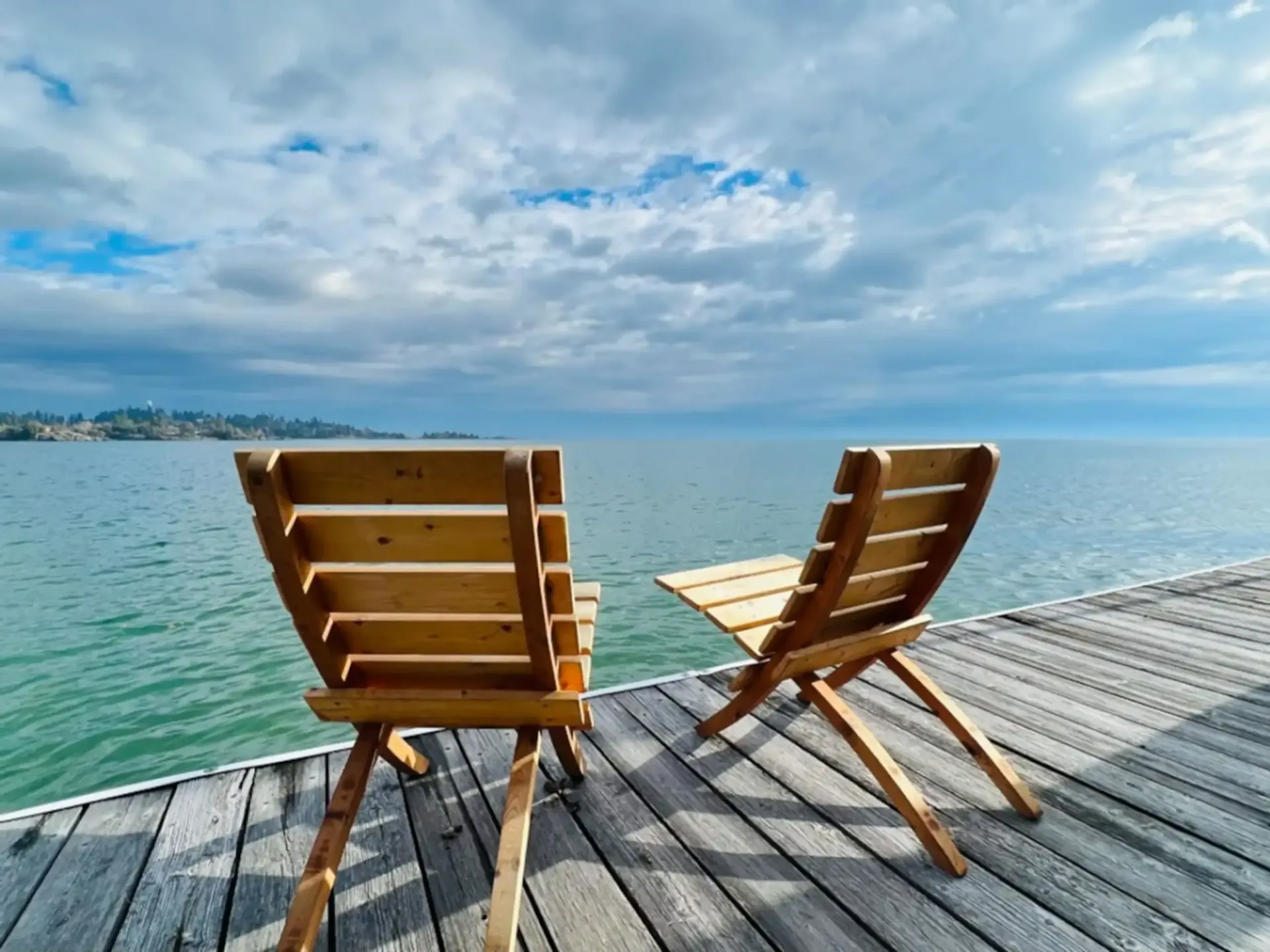 Somers Bay on Beautiful Flathead Lake, Osprey Getaway Cabin, Waterfront, Montana Adventures