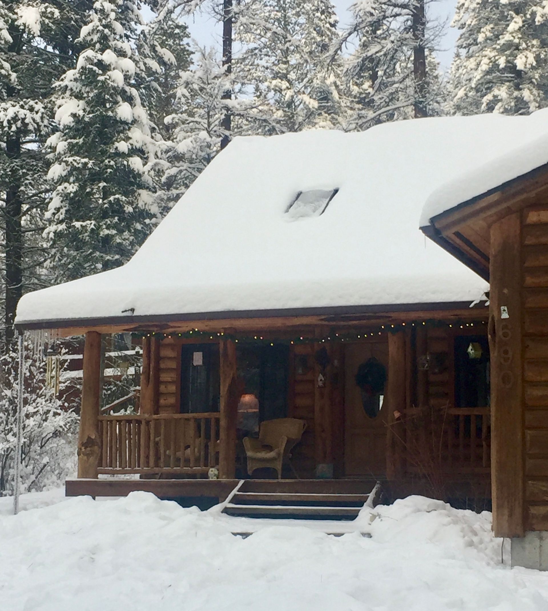 Montana Escape Cabin in Bigfork MT, great location for gathering with friends and family, Enjoy Montana Vacation Rentals