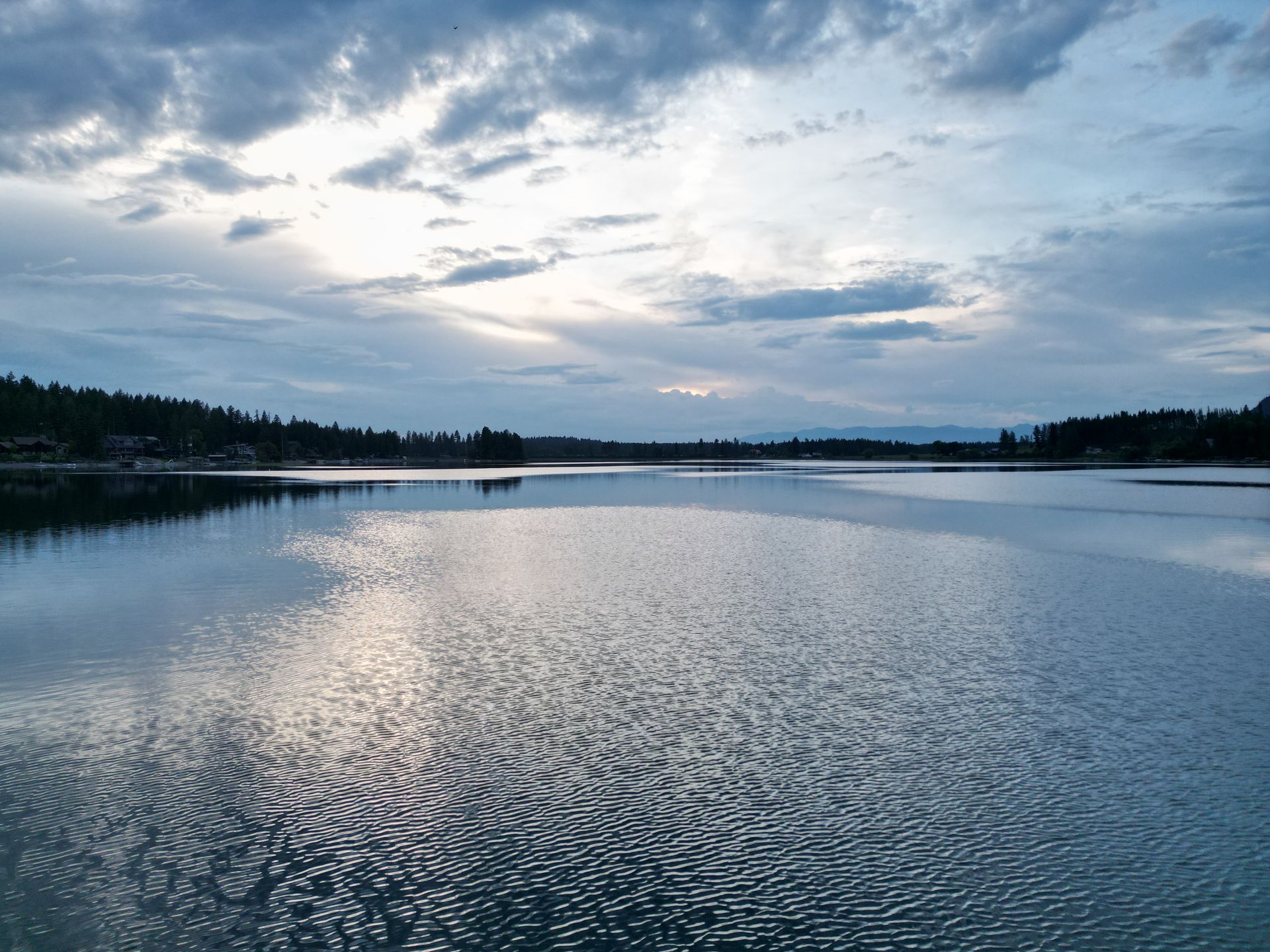 Flathead Lake, the largest freshwater lake west of the Great Lakes - Beautiful for all water adventures and boating
