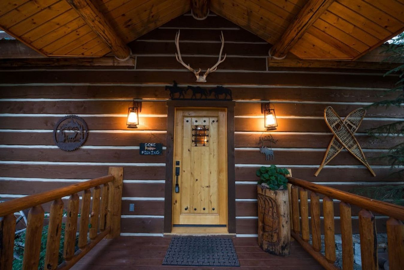 Hanging Rock Cabin in Bigfork Montana, Enjoy Montana Vacation Rentals and Property Management