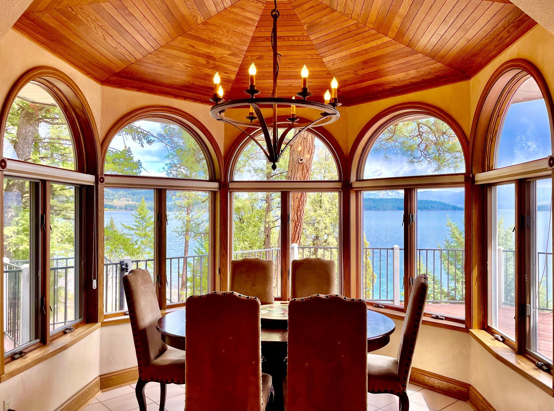 Soaring Eagle beautiful waterfront property on Flathead Lake, Rollings, Enjoy Montana Vacation Rentals