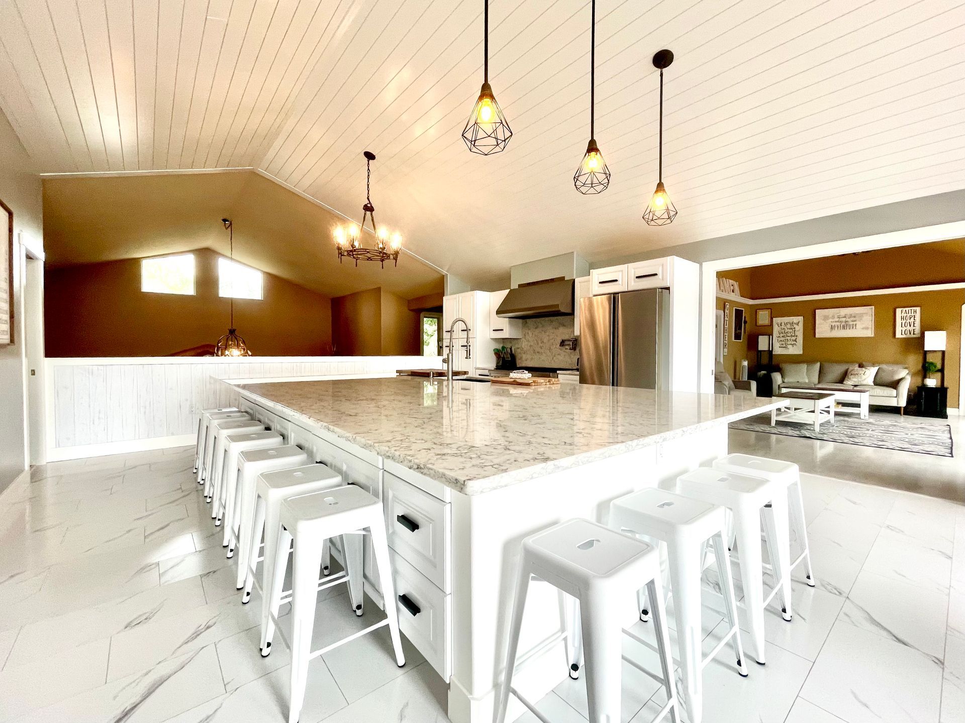 Gunner River Lodge in Bigfork MT, Newly remodeled Kitchen, Flathead River waterfront, Enjoy Montana Vacation Rentals