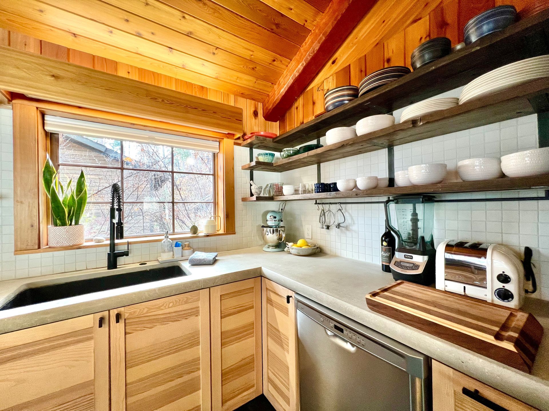 Osprey Getaway Cabin on Flathead Lake, Enjoy Montana Vacation Rentals and Property Management