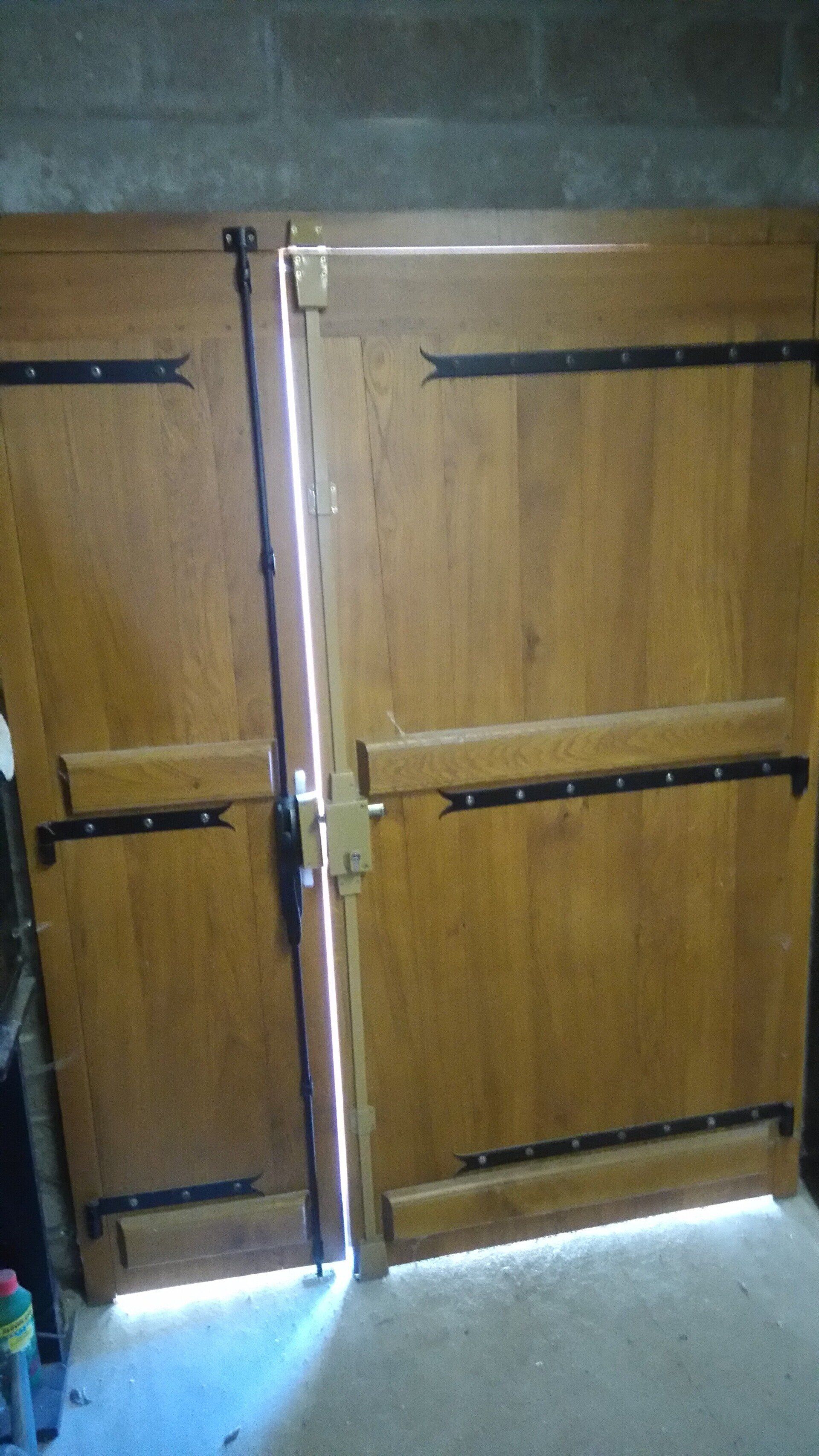 Porte d'entrée en bois