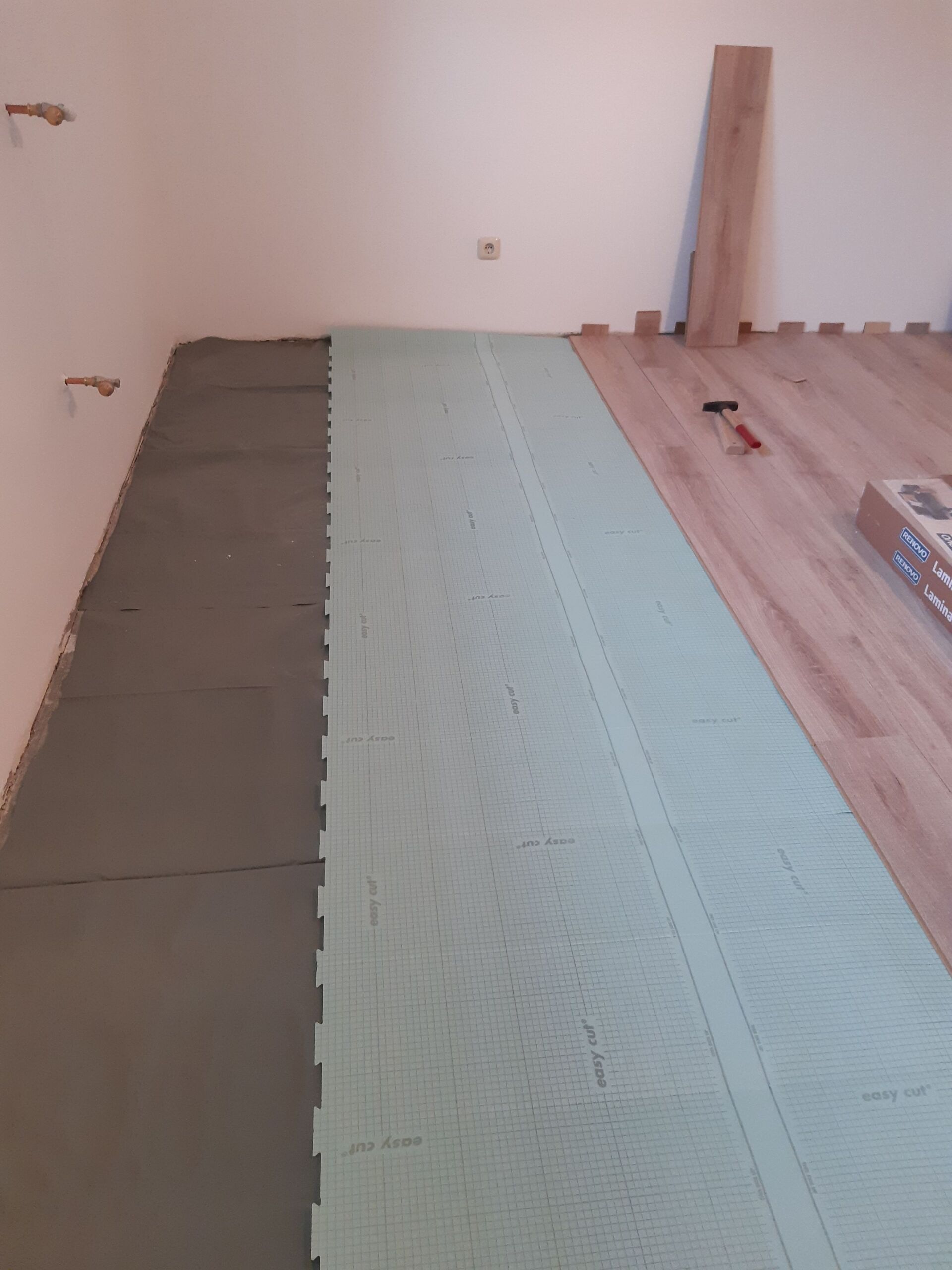 Aufbau Laminatboden auf Betonestrich