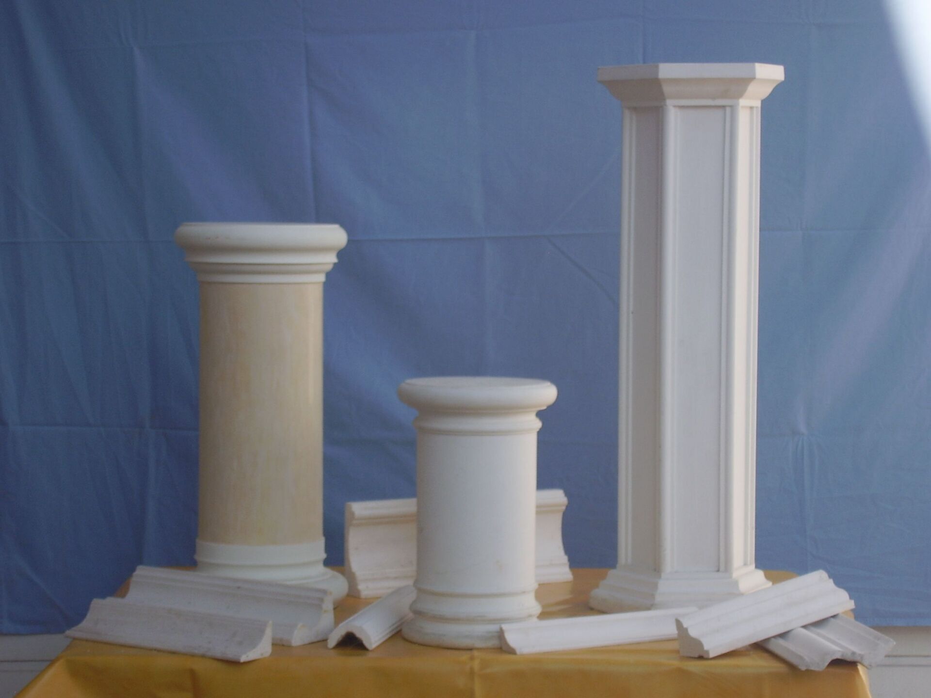 Stucksäule und Profile (Beispiel)