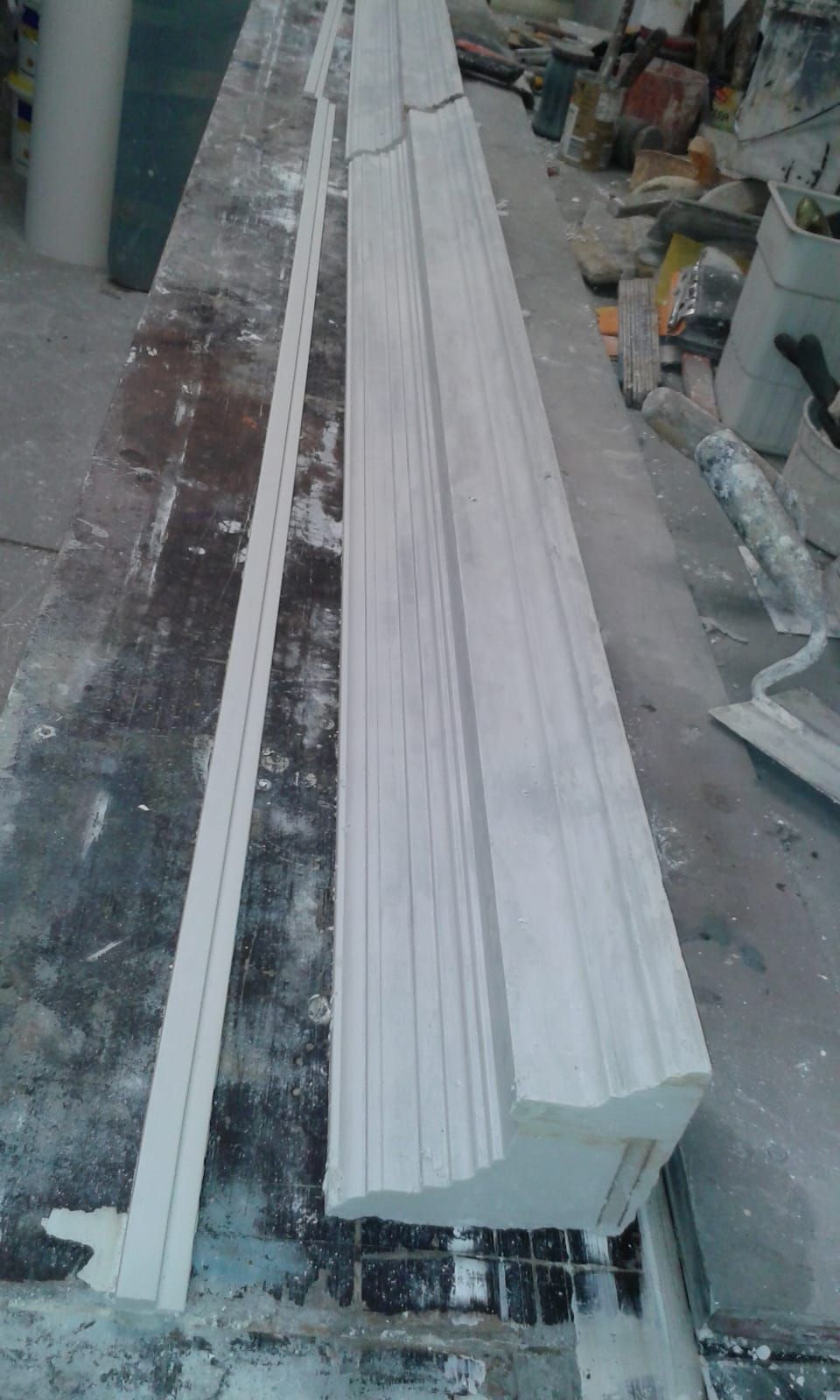 Stuckleisten und Eckprofile (frisch gezogen)