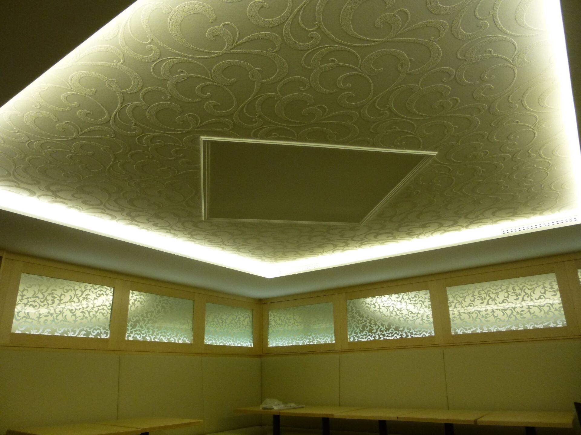 Designerdecke aus Stuck