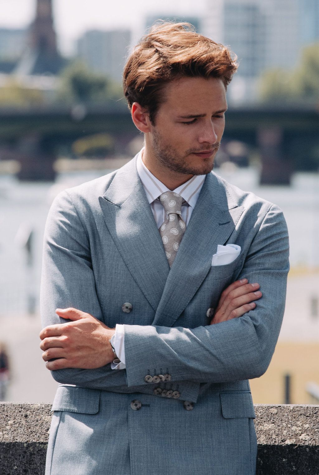 Mann in Hochzeitsanzug