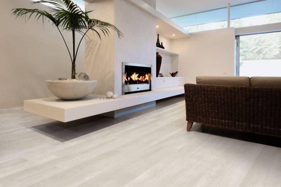 Wohnraum mit Holzboden