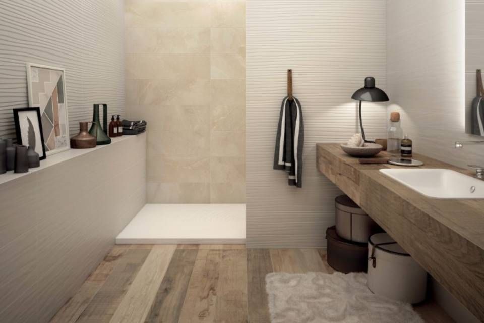 Boden in Holzoptik im Badezimmer