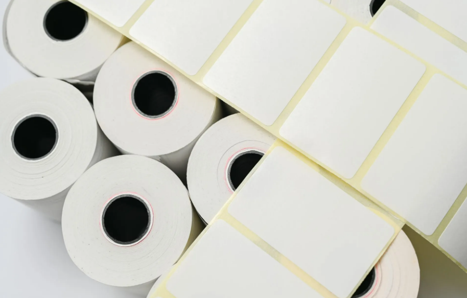 Rouleaux d'étiquettes.