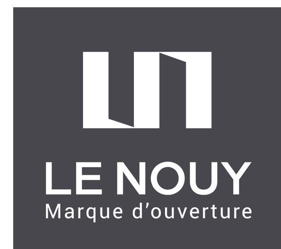Logo Le Nouy sur fond gris foncé, icône géométrique blanche et texte LE NOUY – Marque d'ouverture
