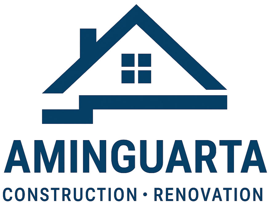 Logo pour Aminguarta Construction et Rénovation, représentant la silhouette d'une maison bleue et le nom de l'entreprise.
