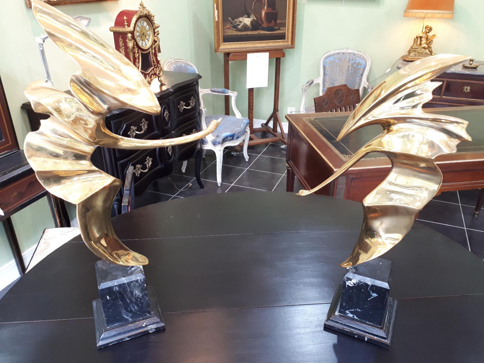 Deux statuettes dorées