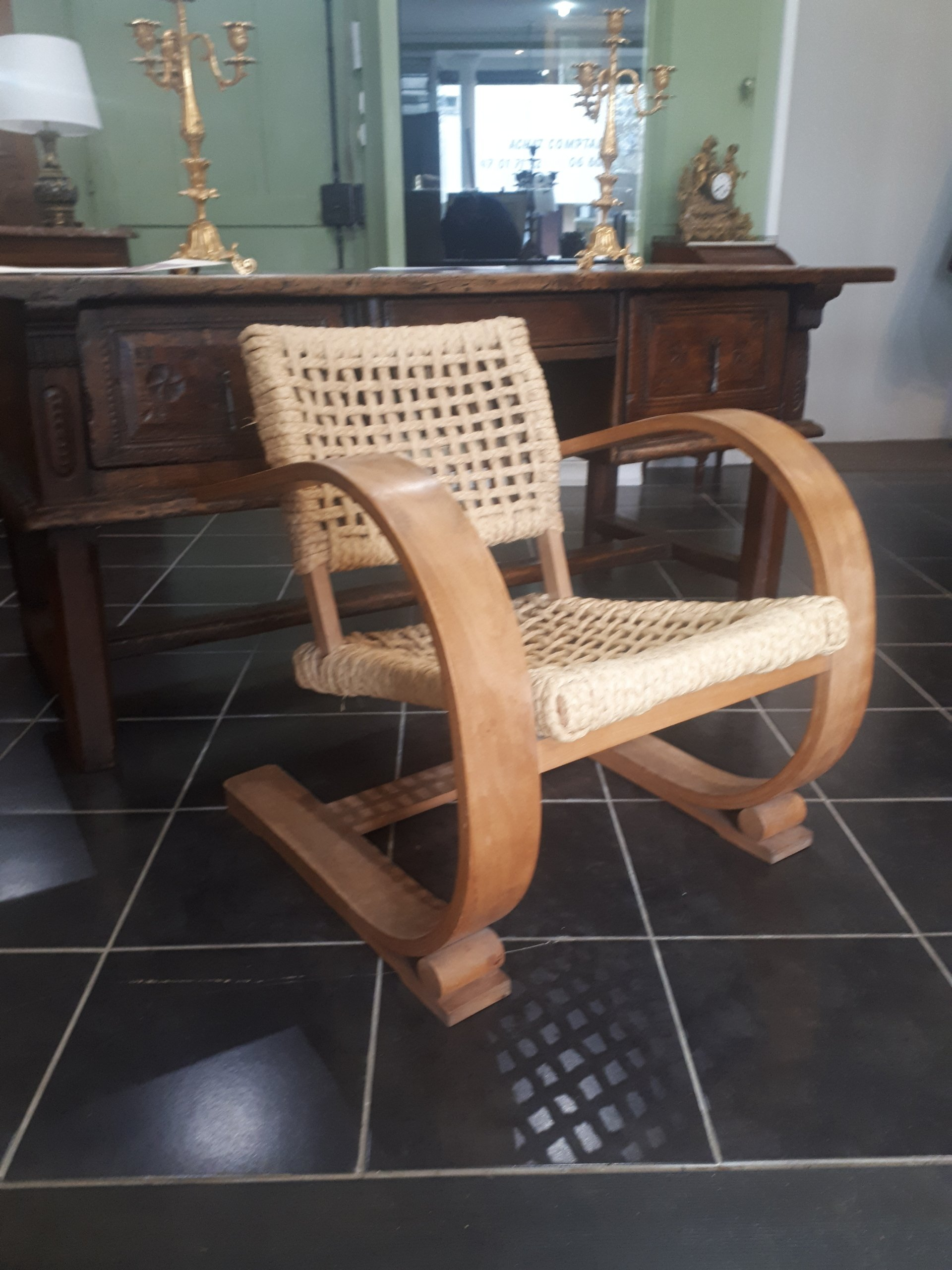 Chaise originale en boise