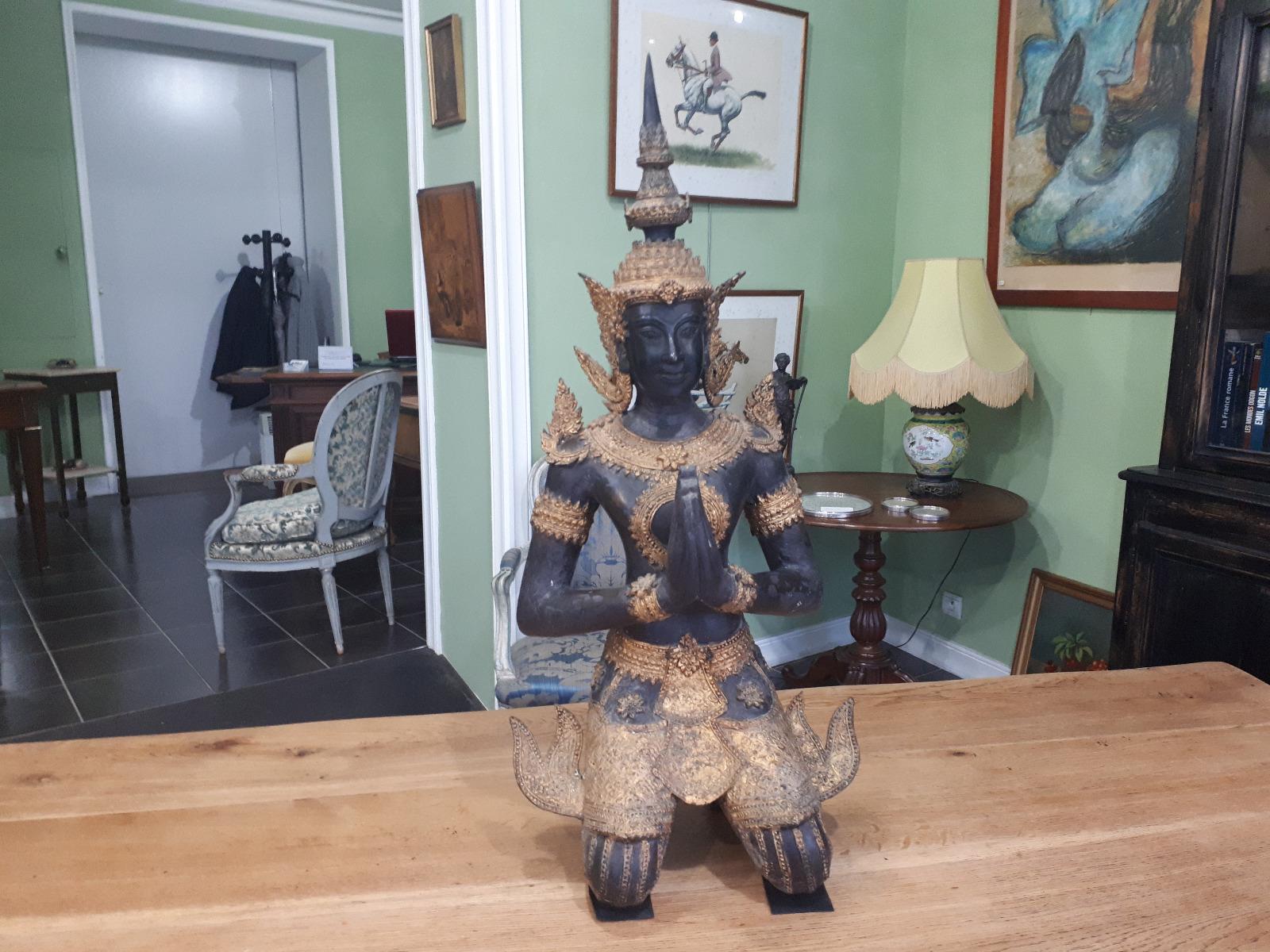 Statuette noire et dorée