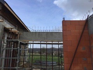 REHÉBILITATION DE LA MAIRIE ET SALLE DE CITOYENNETÉ  RÉALISATION : MAÇONNERIE - CHARPENTE COUVERTURE - BARDAGE  PHOTO AVANT - PENDANT - APRÈS  MOA : COMMUNE DE PONSON DEBAT 64 MOE : CABINET DHOTEL LOUP