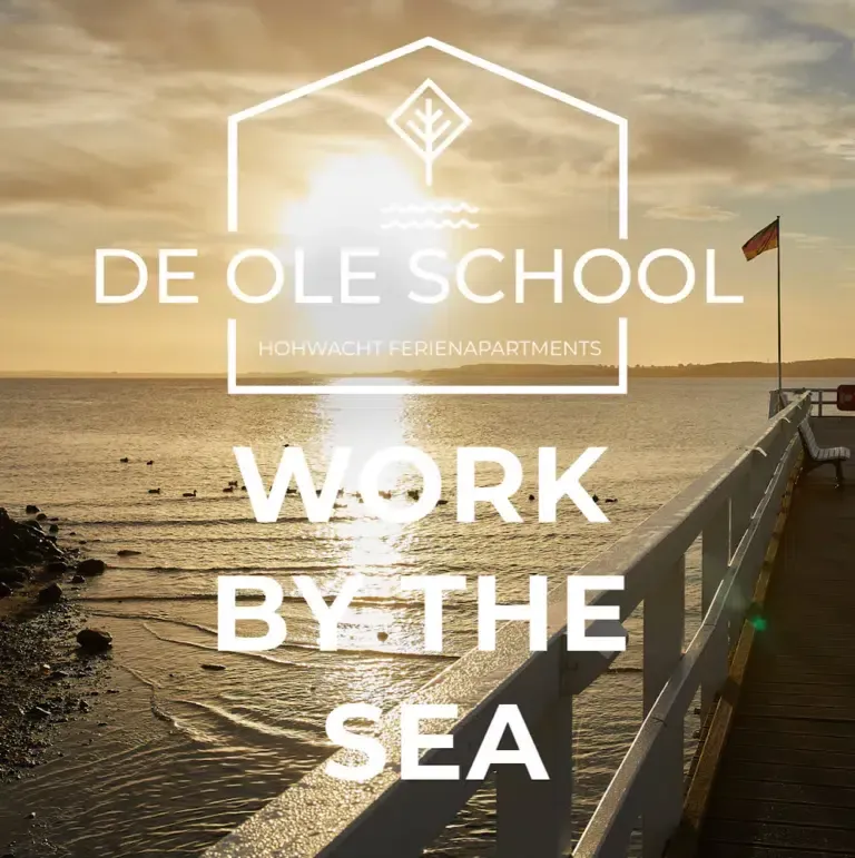 Ein Schild mit der Aufschrift „de ole school work by the sea“