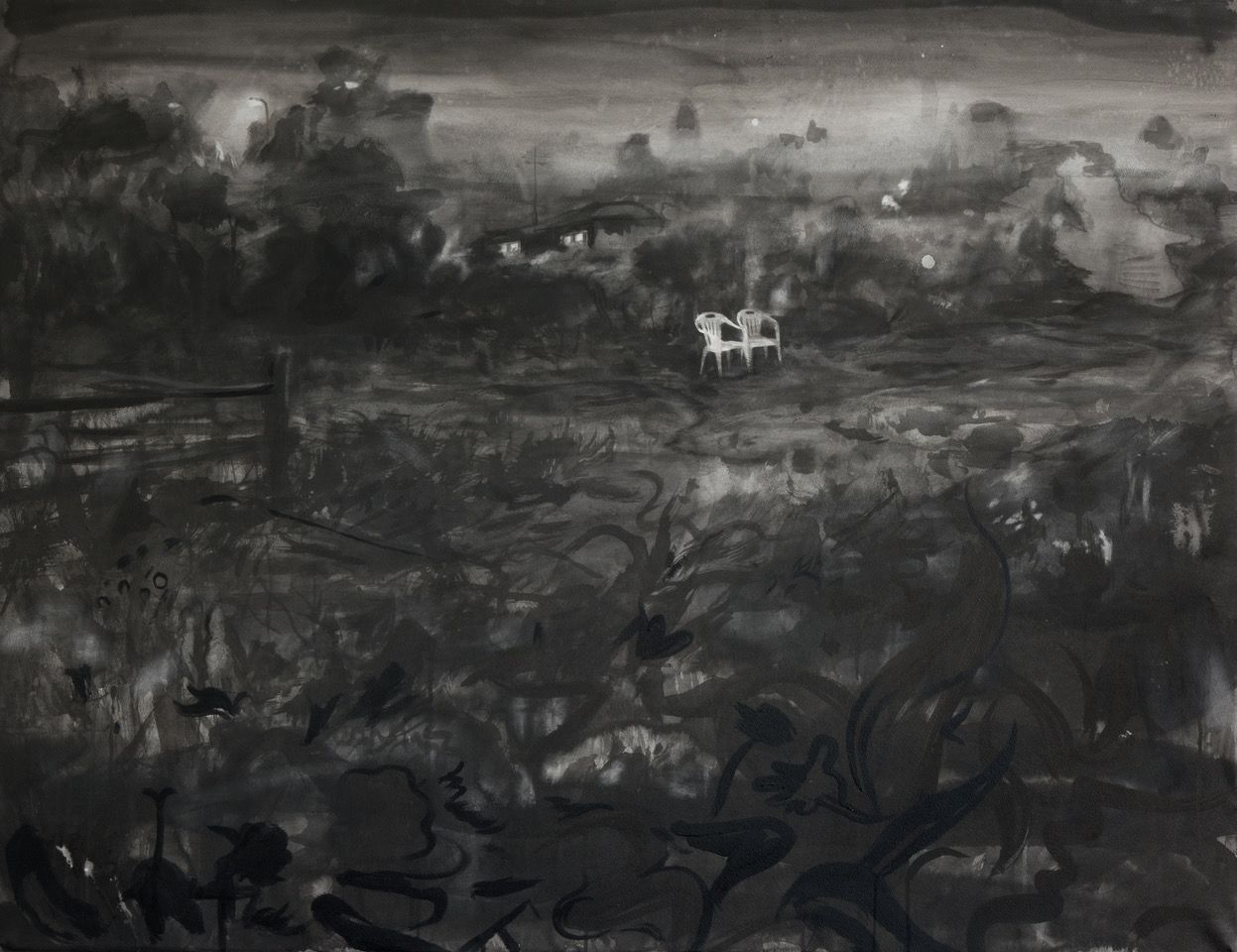 Ein Schwarzweißgemälde einer Landschaft mit 2 Stühlen