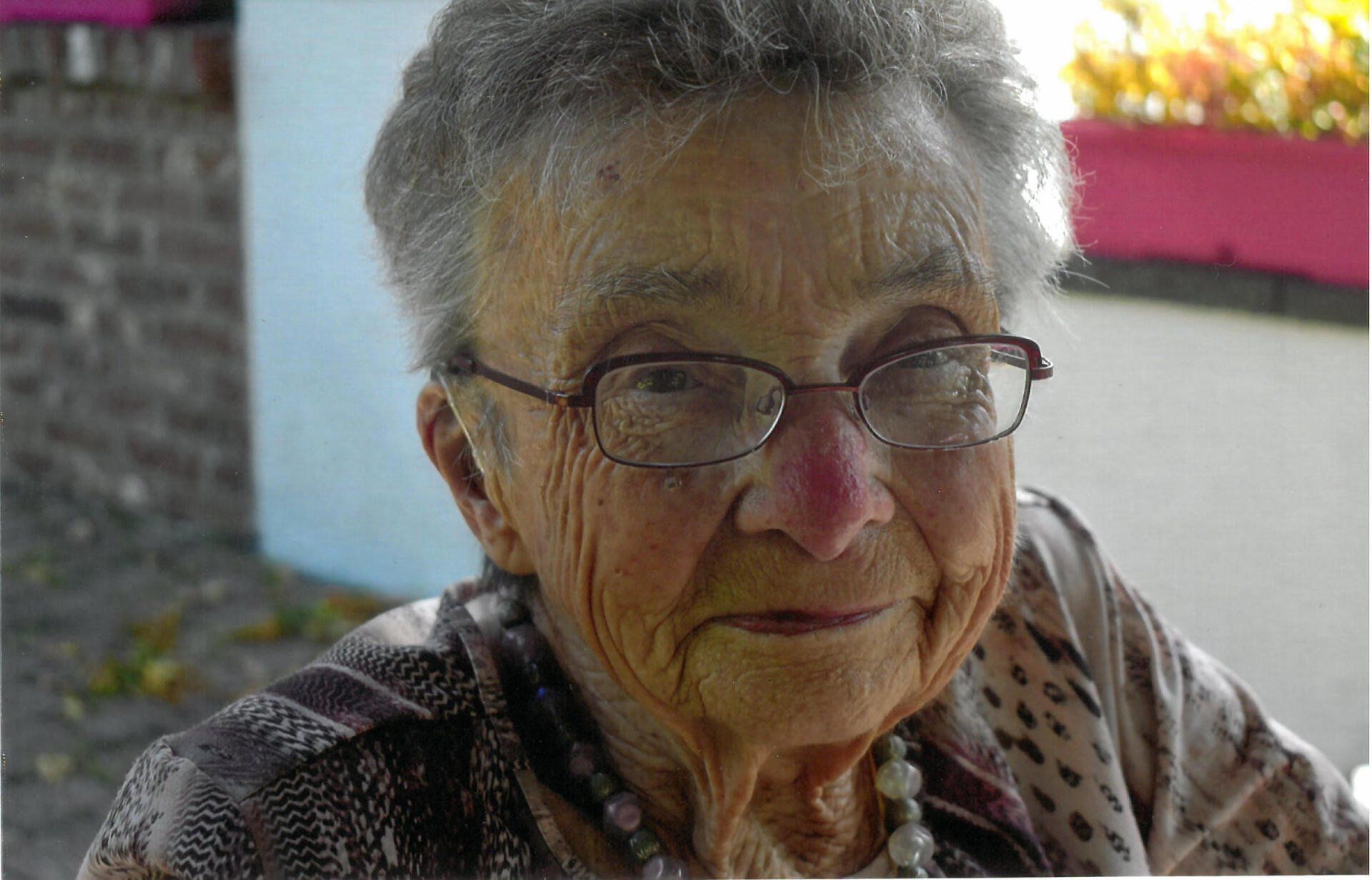 Mevrouw MAURICETTE VAN LOOCKE