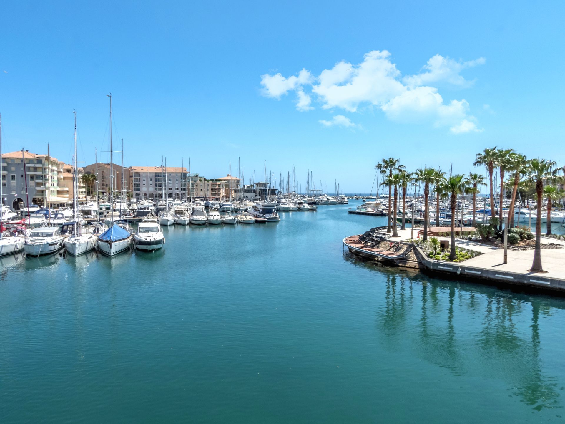 Vers la page de Fréjus.