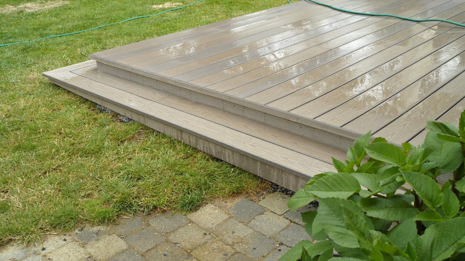 Terrasse en lames composite Geneston