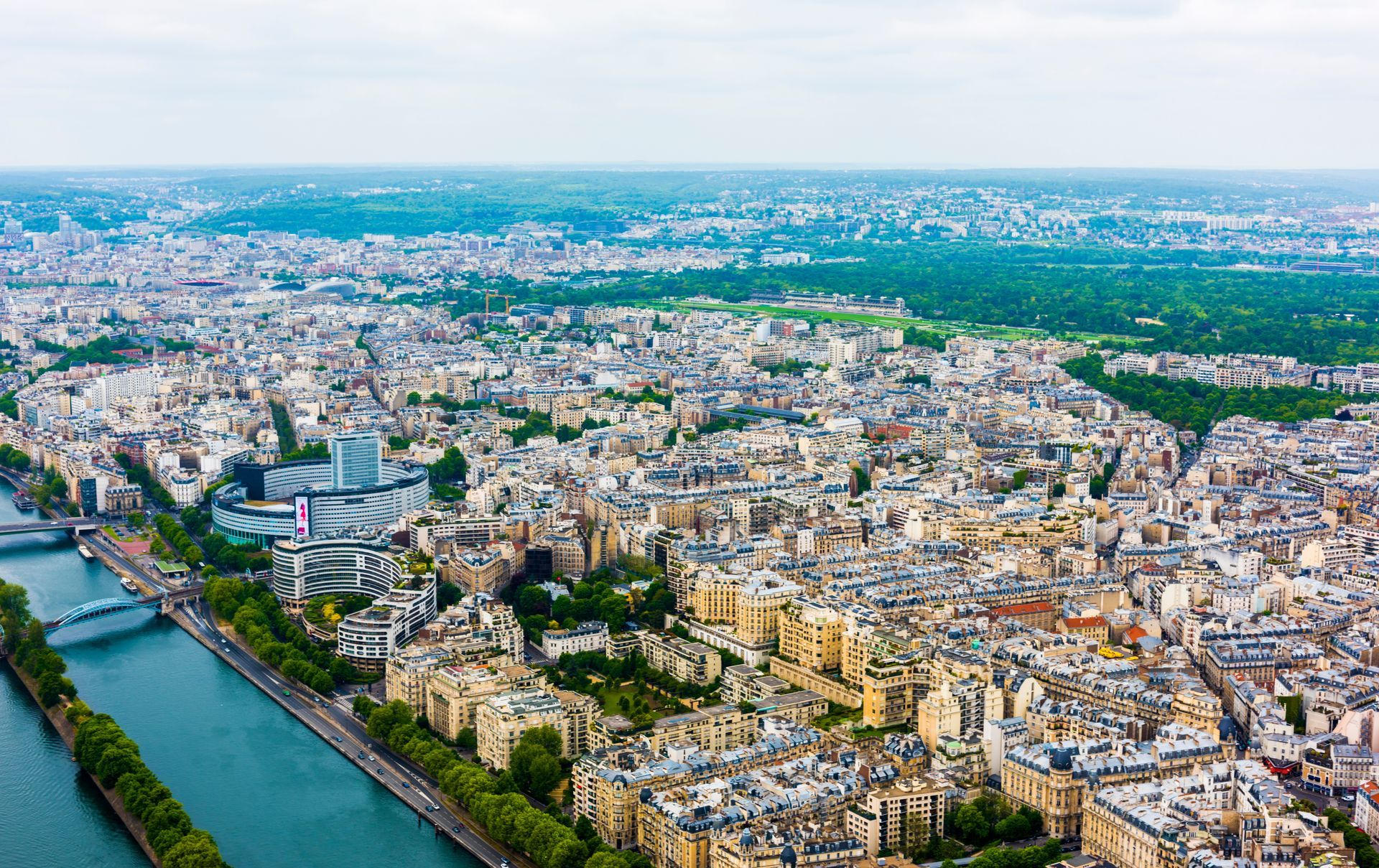 Département des Hauts-de-Seine vu du ciel.