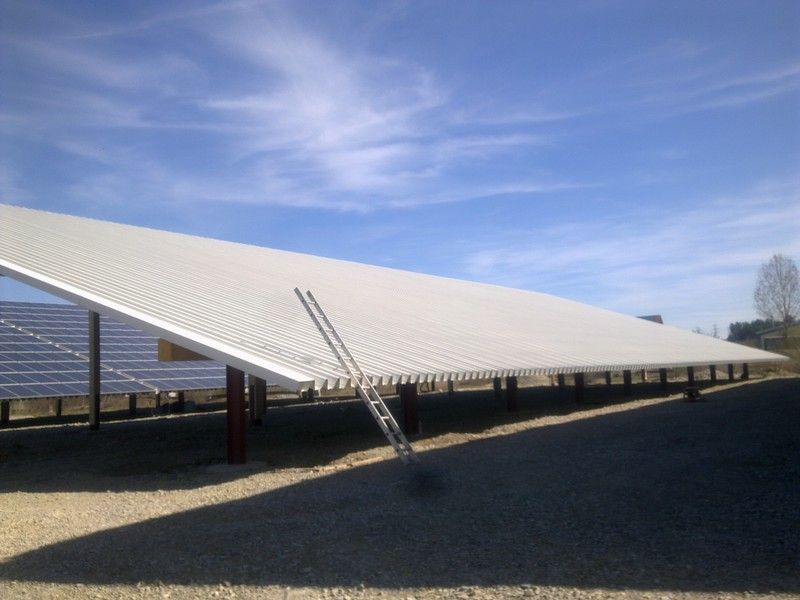 PV-Halle, die von der Bescherer GmbH gebaut wurde