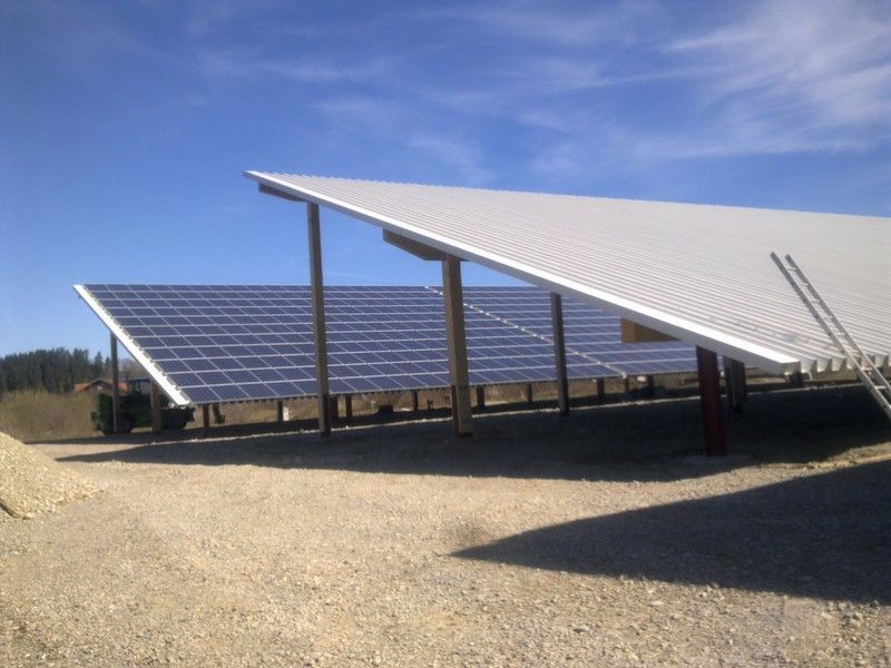 PV-Halle, die von der Bescherer GmbH gebaut wurde