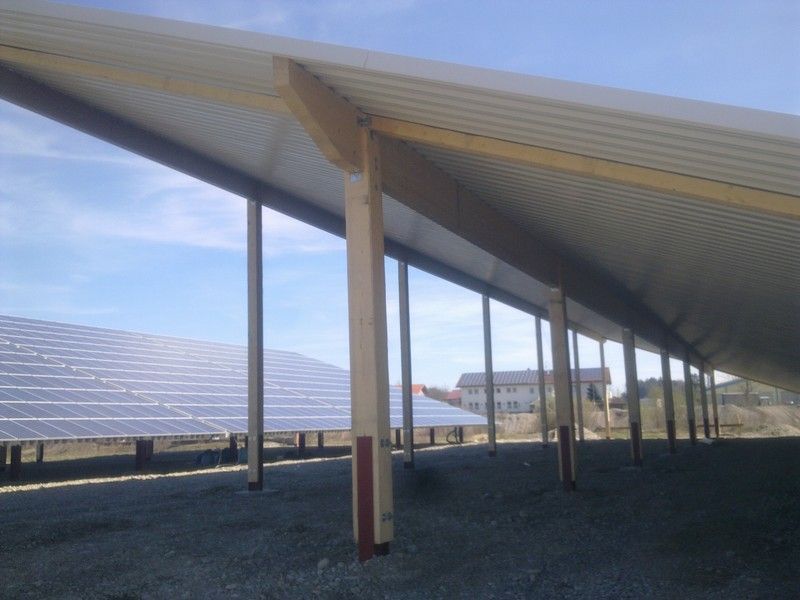 PV-Halle, die von der Bescherer GmbH gebaut wurde